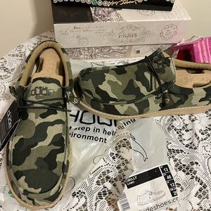 HEY DUDE Mens Camo Shoe. NEW NWT Size 13